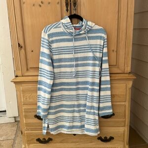NWOT Southern Tide Blue and Cream hoodie line sleeve coverup - medium